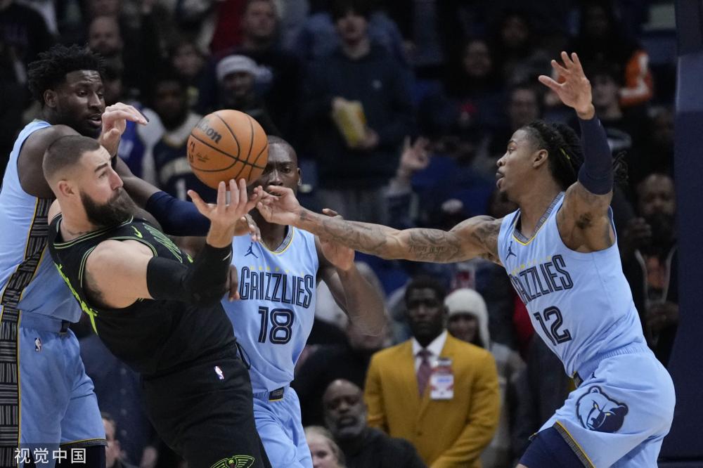 引人注目的 引人注目的